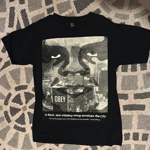 Obey T-shirt size Large